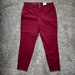 Style & Co Curvy Fit Skinny Jeans, Dark Red, Size 16, New with Tags